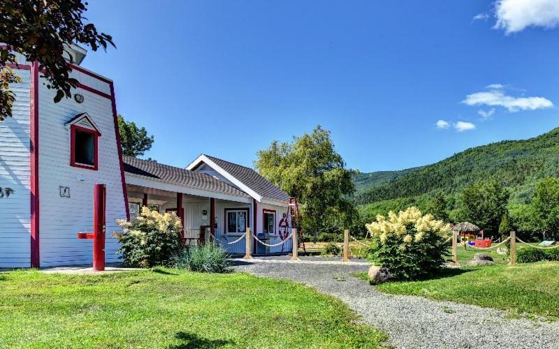 Maison Accueillante - Spa, Fleuve Et Montagnes! Петит-Ривиер-Сен-Франсоа Екстериор снимка